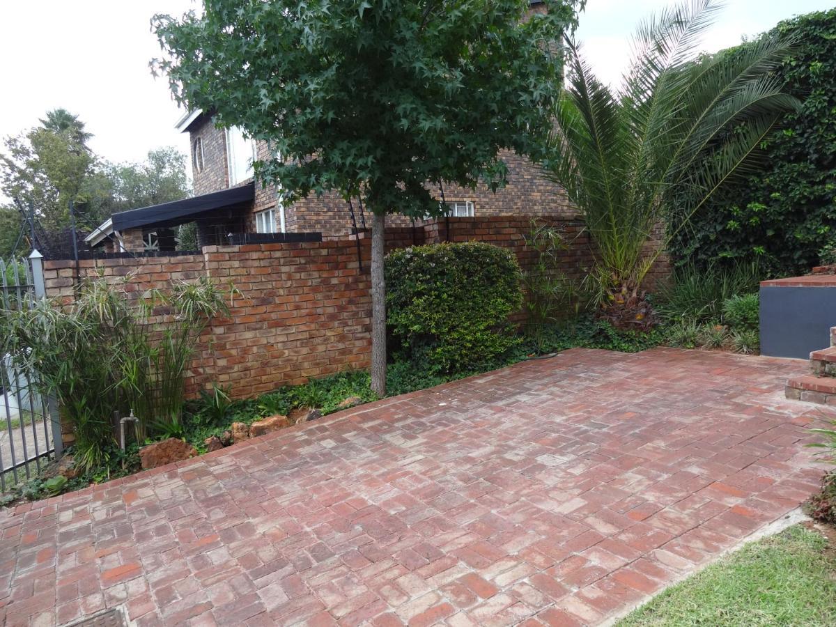 273 Rhino Retreat-Solar Backup Hotel Centurion Exterior photo